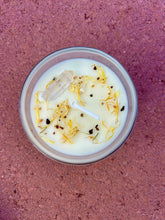 Load image into Gallery viewer, Creamsicle Dream Soy Candle | Sweet Orange, Ylang Ylang & Patchouli | Clear Quartz Crystal
