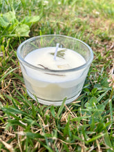 Load image into Gallery viewer, Cedarwood & Sage Soy Candle | Clear Quartz Crystal Candle | 4 oz Glass Jar Candle