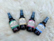 Load image into Gallery viewer, Eco-friendly essential oil spray set designed for nurses to stay refreshed and enjoy calming scents during their busy day.