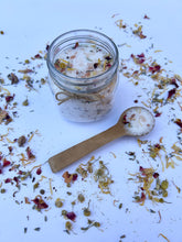 Load image into Gallery viewer, Herbal bath soak gift for bath lovers, packaged in a glass jar