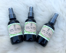 Load image into Gallery viewer, Skin soothing spray made with wildcrafted Jewelweed, Plantain, and Lavender, providing a natural way to refresh and comfort the skin.