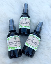 Load image into Gallery viewer, Natural herbal skin spray with soothing Plantain and Lavender, ideal for refreshing the skin and providing a calming experience after a busy day.