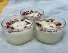 Load image into Gallery viewer, Handcrafted Vanilla Rose Soy Wax Candle with Rose Petals and Clear Quartz – Natural Soy Wax in a Glass Jar with Bamboo Lid, Offering a Long-Lasting, Clean Burn. Ideal for Creating a Relaxing Ambiance, Self-Care, and Thoughtful Gifts.