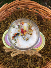 Load image into Gallery viewer, Herbal bath soak blend of Epsom Salt, Himalayan Salt, and organic flowers like Rose Petals and Lavender for a relaxing and skin-nourishing bath experience.