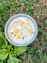 Load image into Gallery viewer, Creamsicle Dream Soy Candle | Sweet Orange, Ylang Ylang &amp; Patchouli | Clear Quartz Crystal
