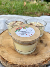 Load image into Gallery viewer, All-Natural Soy Wax Candle with Cinnamon, Orange &amp; Balsam Fir Essential Oils – Holiday Christmas Scent in 4 oz Jar | Eco-Friendly &amp; Aromatic
