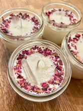 Load image into Gallery viewer, Vanilla Rose Soy Candle with Essential Oils &amp; Clear Quartz | 8 oz Mason Jar | All Natural with Rose Petals, Hand-Poured
