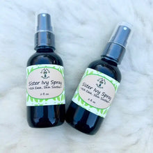 Load image into Gallery viewer, Outdoor Itch Spray for Poison Ivy &amp; Bug-Prone Areas | Natural Skin Soother with Herbal Extracts | With Witch Hazel, Jewelweed, Plantain, Lavender &amp; Chamomile
