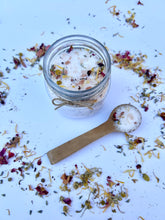 Load image into Gallery viewer, Skin-nourishing herbal bath soak made with organic flowers and natural salts
