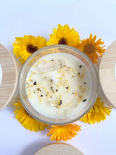 Load image into Gallery viewer, Creamsicle Dream Soy Candle | Sweet Orange, Ylang Ylang &amp; Patchouli | Clear Quartz Crystal
